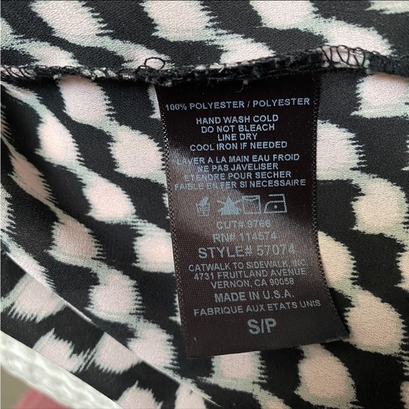 Pleione Black Pink Geometric Print High-Low Blouse Small Scoop Neck - Picture 11 of 12